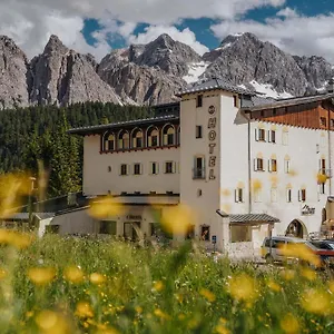 https://bb-hotel-cortina-passo-tre-croci.hotelinveneto.com